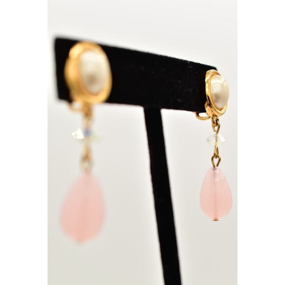 Trifari Vintage Clip Earrings Dangle Pink Beaded Pearl Gold Tone Signed BinBF - Picture 5 of 12